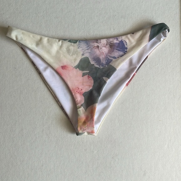 Lovers + Friends Floral Good Vibes Bikini Bottom Sz Medium NWOT Vacation Vibes - Picture 3 of 8